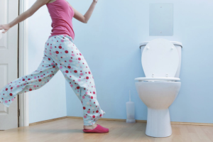 Uriner fréquemment la nuit : est-ce forcément une hypertrophie bénigne de la prostate ?